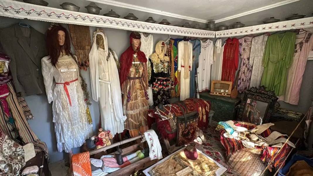 Muğla’da Bahçesinde Kurduğu Müzeyle Yörük Kültürünü Yaşatıyor! 1